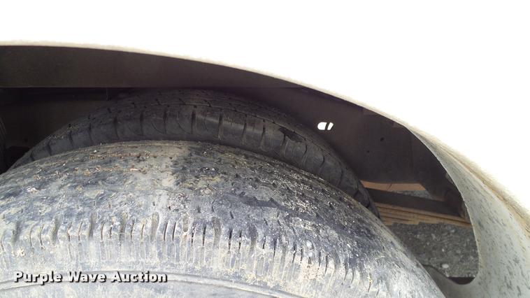 image for item DA6187 2003 Ford E350 Super Duty shuttle bus