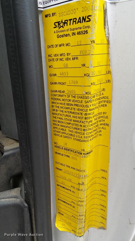 image for item DA6187 2003 Ford E350 Super Duty shuttle bus