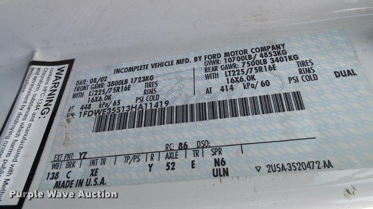 image for item DA6187 2003 Ford E350 Super Duty shuttle bus