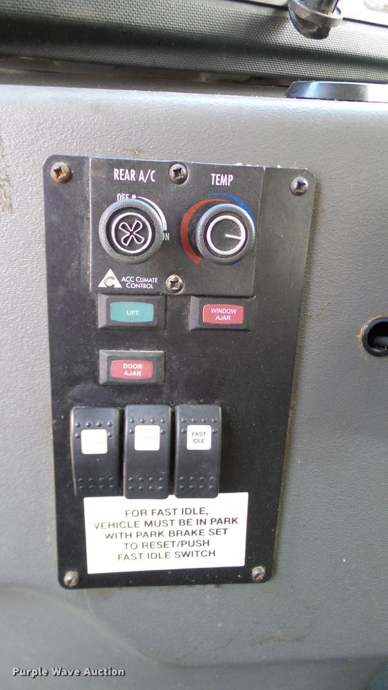 image for item DA6188 2009 Ford E350 Super Duty shuttle bus