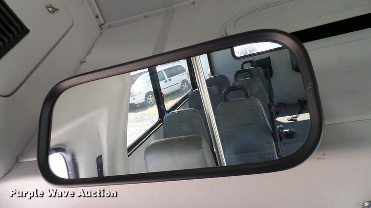 image for item DA6188 2009 Ford E350 Super Duty shuttle bus