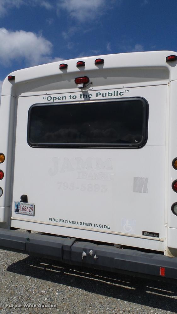 image for item DA6188 2009 Ford E350 Super Duty shuttle bus