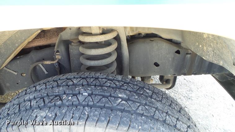 image for item DA6188 2009 Ford E350 Super Duty shuttle bus