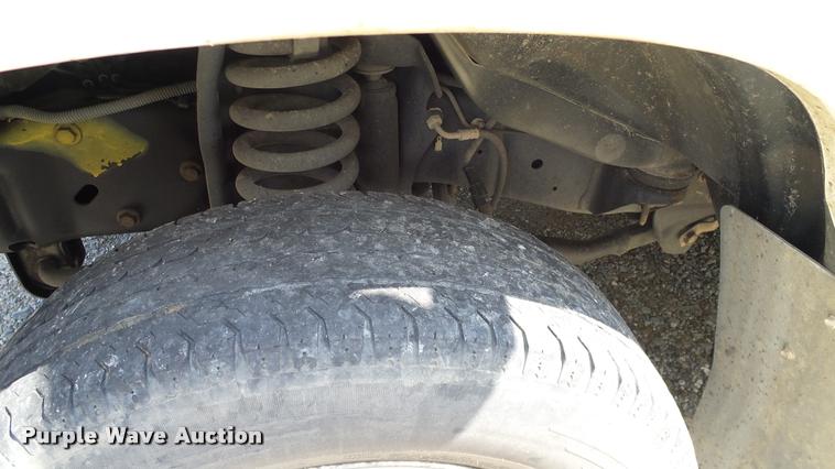 image for item DA6188 2009 Ford E350 Super Duty shuttle bus