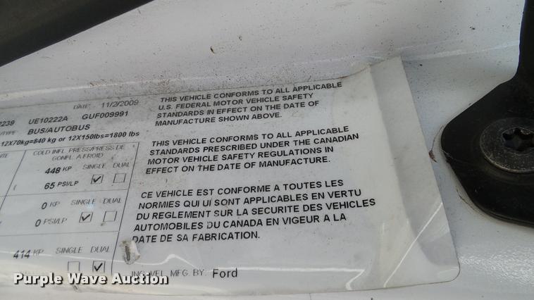 image for item DA6188 2009 Ford E350 Super Duty shuttle bus