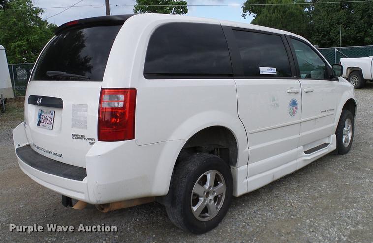image for item DA6192 2010 Dodge Grand Caravan van