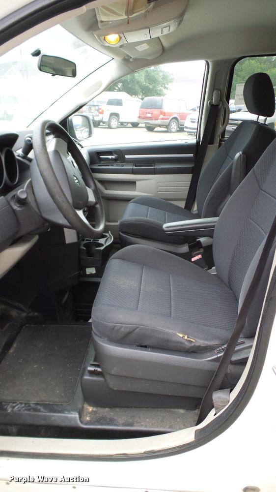 image for item DA6192 2010 Dodge Grand Caravan van