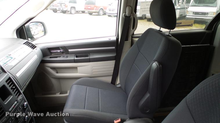 image for item DA6192 2010 Dodge Grand Caravan van