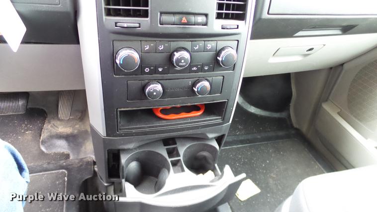 image for item DA6192 2010 Dodge Grand Caravan van