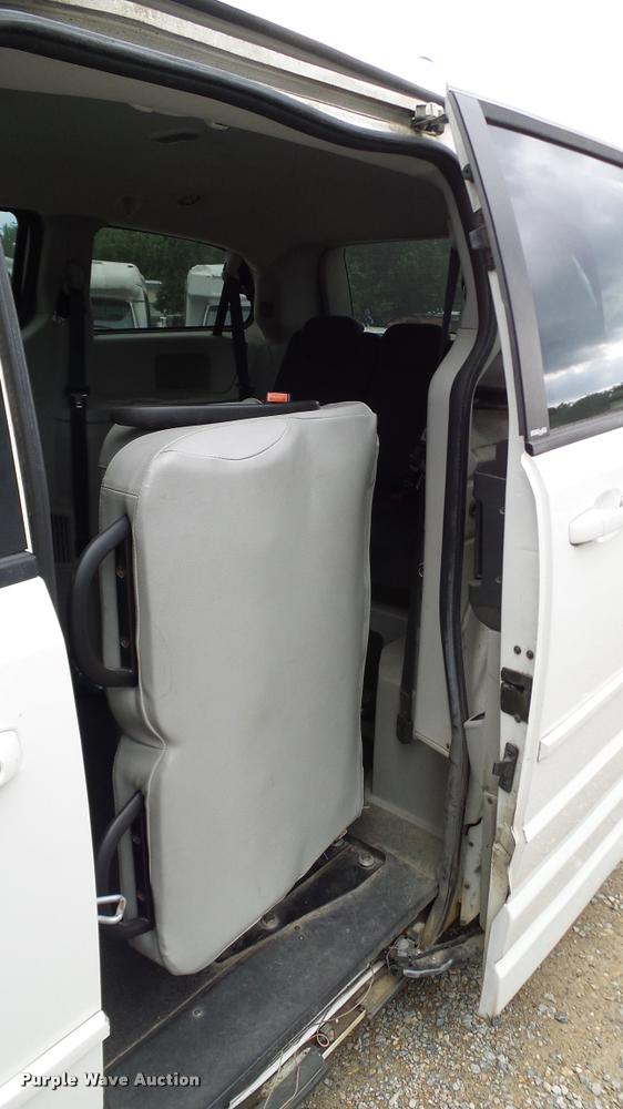 image for item DA6192 2010 Dodge Grand Caravan van