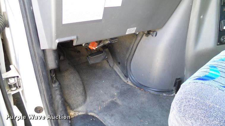 image for item DA6195 2007 Ford Econoline E450 shuttle bus