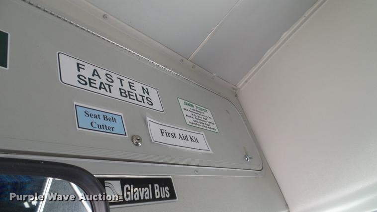 image for item DA6195 2007 Ford Econoline E450 shuttle bus