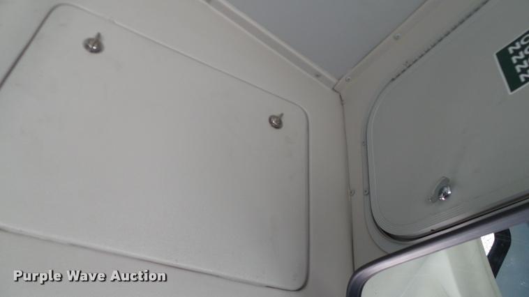 image for item DA6195 2007 Ford Econoline E450 shuttle bus