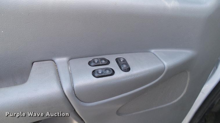 image for item DA6195 2007 Ford Econoline E450 shuttle bus