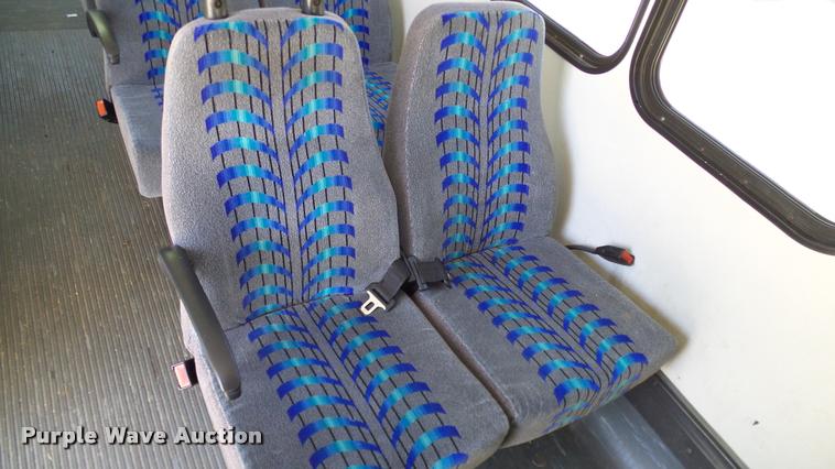 image for item DA6195 2007 Ford Econoline E450 shuttle bus