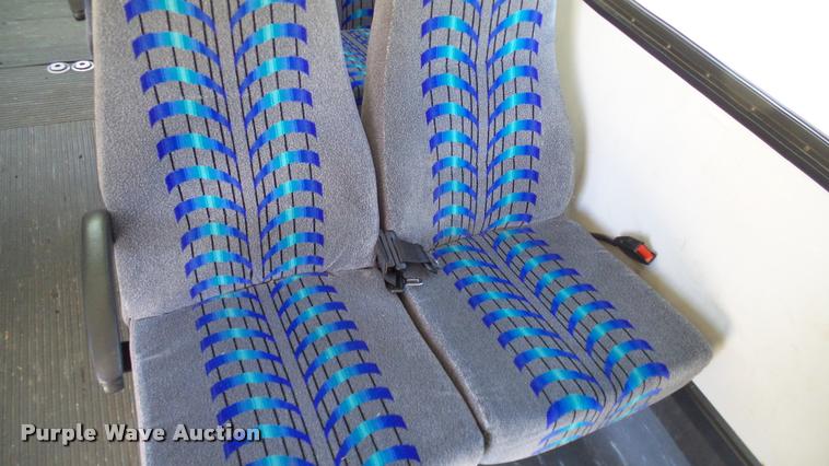 image for item DA6195 2007 Ford Econoline E450 shuttle bus