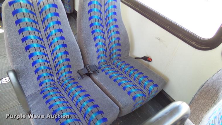 image for item DA6195 2007 Ford Econoline E450 shuttle bus