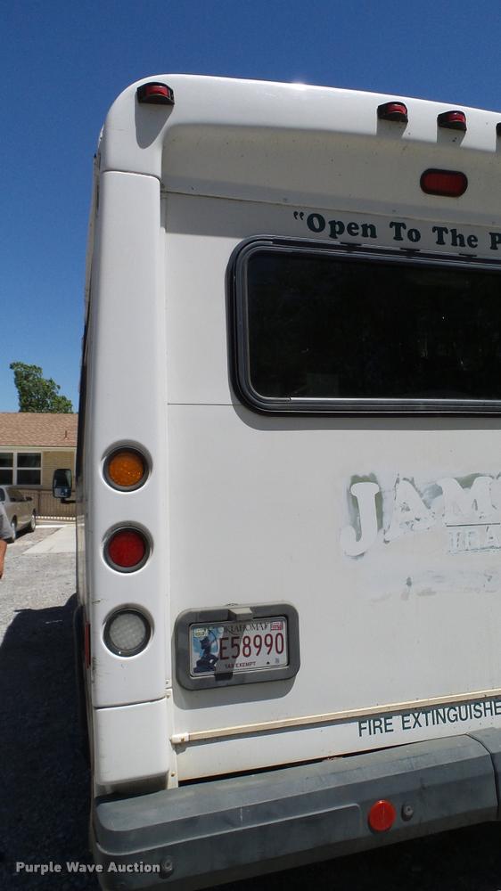 image for item DA6195 2007 Ford Econoline E450 shuttle bus