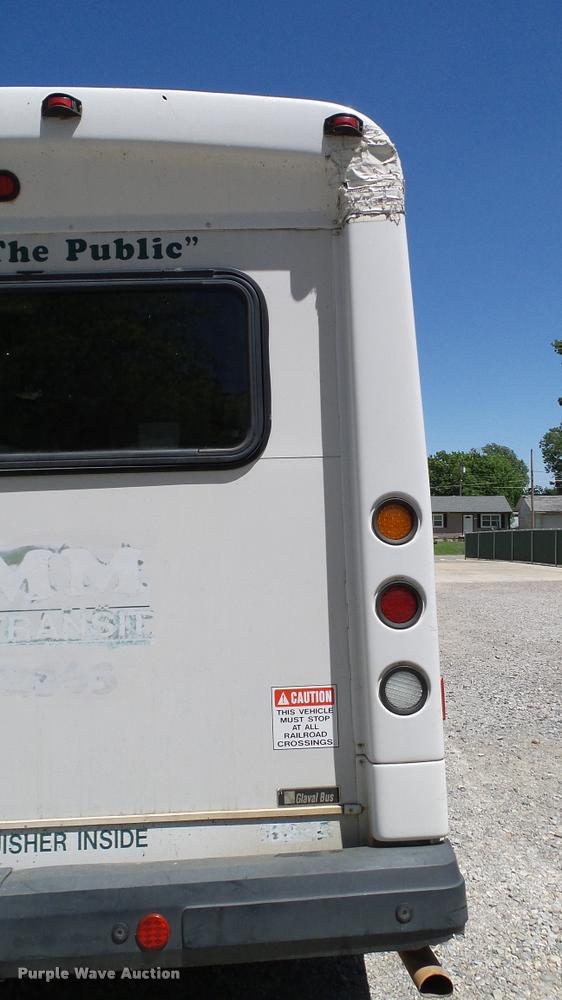 image for item DA6195 2007 Ford Econoline E450 shuttle bus