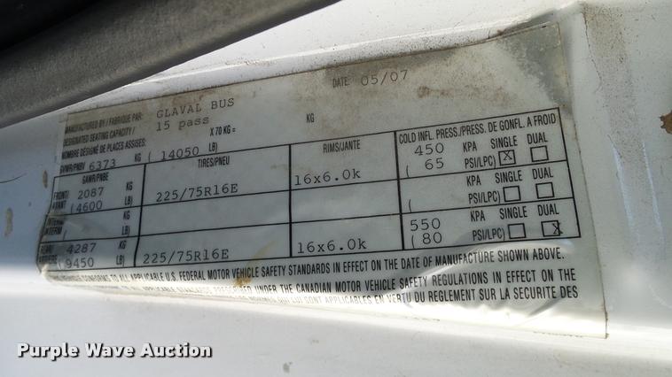 image for item DA6195 2007 Ford Econoline E450 shuttle bus