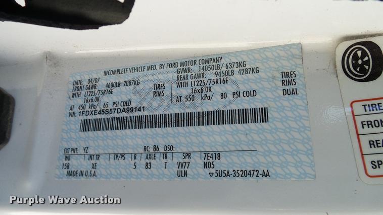 image for item DA6195 2007 Ford Econoline E450 shuttle bus