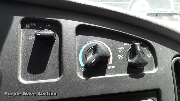 image for item DA6196 2005 Ford E450 school bus