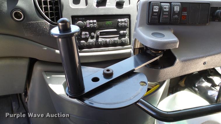 image for item DA6196 2005 Ford E450 school bus