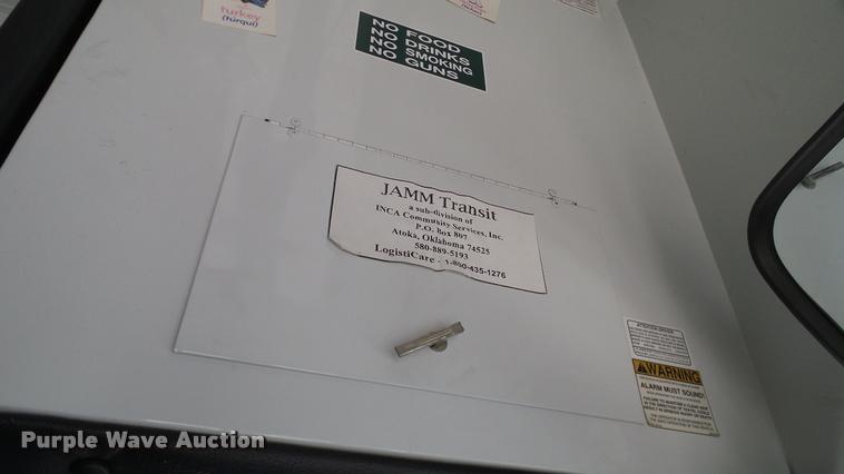 image for item DA6196 2005 Ford E450 school bus