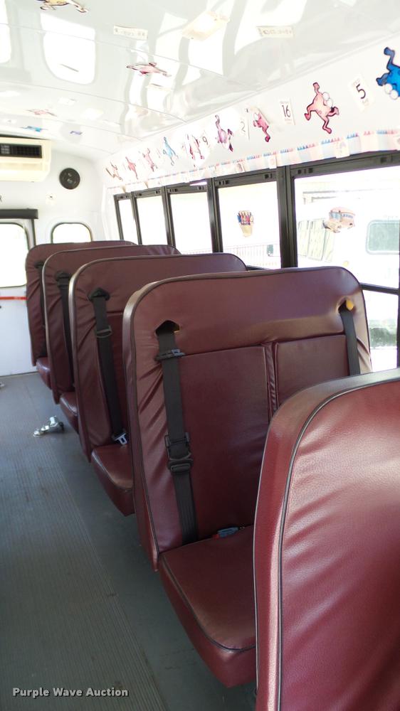 image for item DA6196 2005 Ford E450 school bus