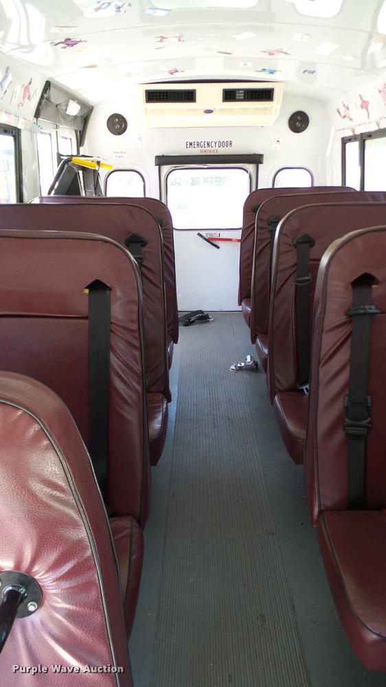 image for item DA6196 2005 Ford E450 school bus