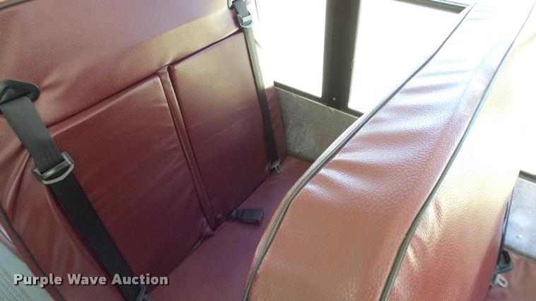 image for item DA6196 2005 Ford E450 school bus