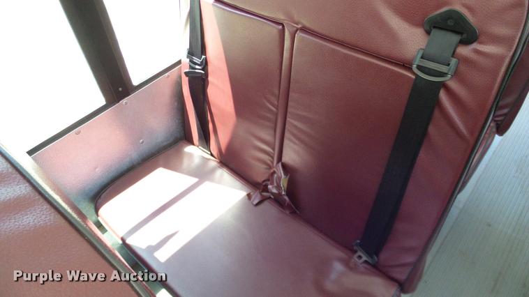 image for item DA6196 2005 Ford E450 school bus