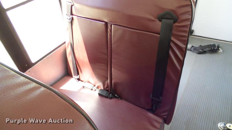 image for item DA6196 2005 Ford E450 school bus