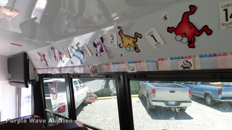 image for item DA6196 2005 Ford E450 school bus