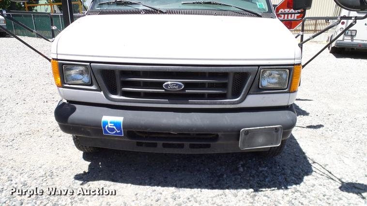 image for item DA6196 2005 Ford E450 school bus