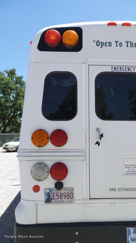 image for item DA6196 2005 Ford E450 school bus