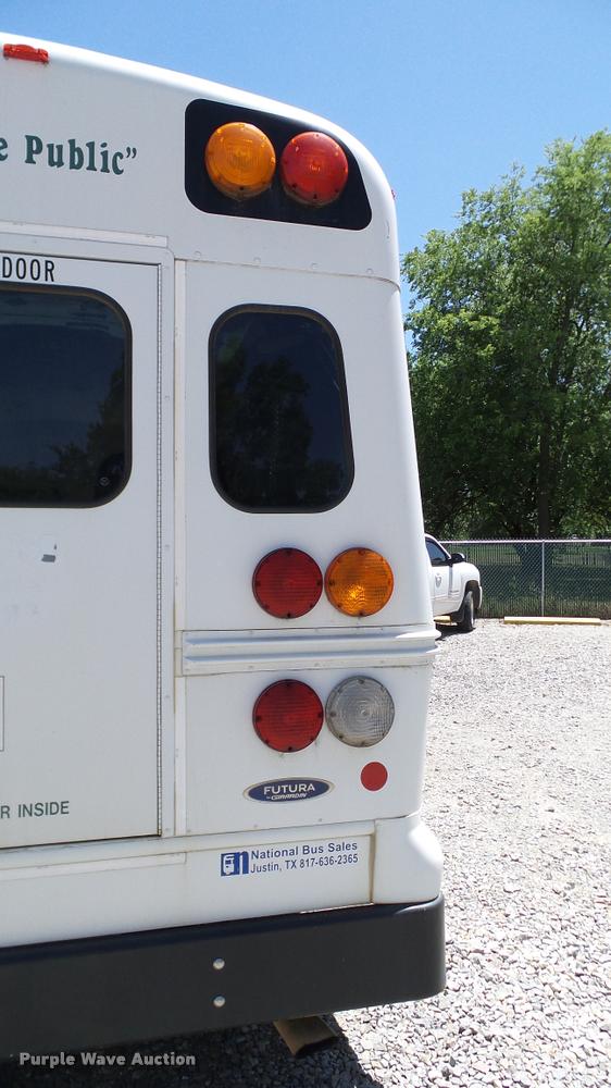 image for item DA6196 2005 Ford E450 school bus