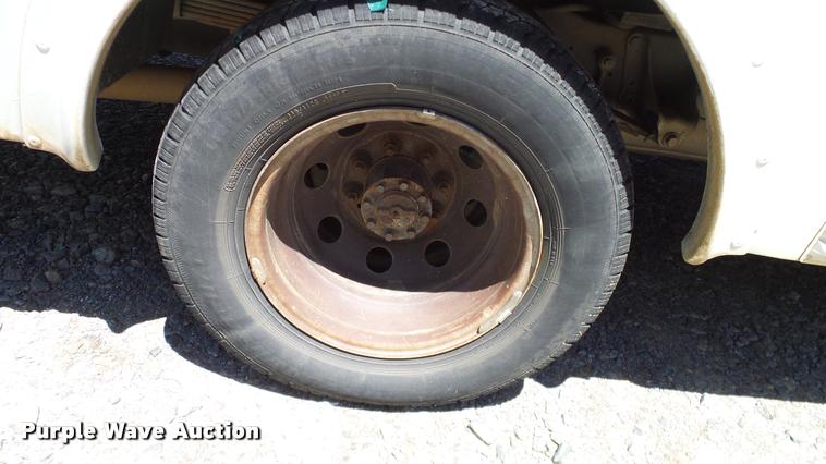 image for item DA6196 2005 Ford E450 school bus