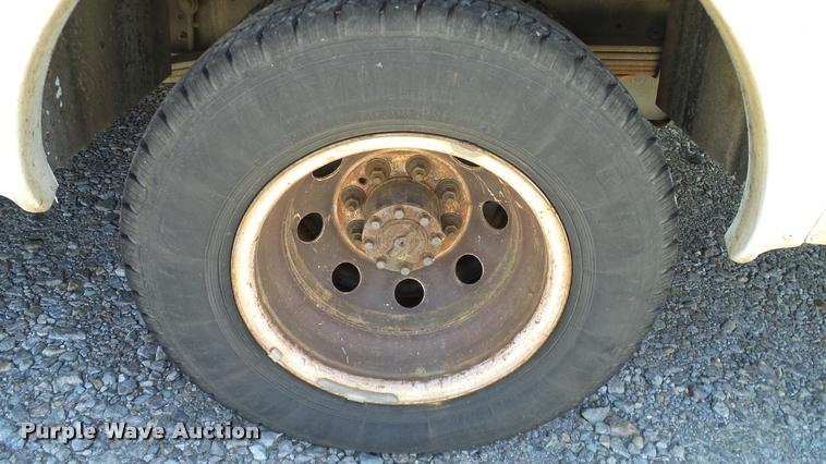 image for item DA6196 2005 Ford E450 school bus