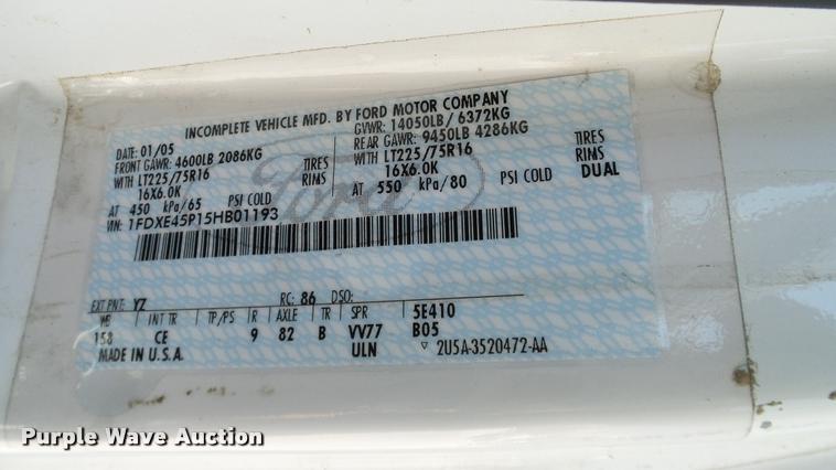 image for item DA6196 2005 Ford E450 school bus