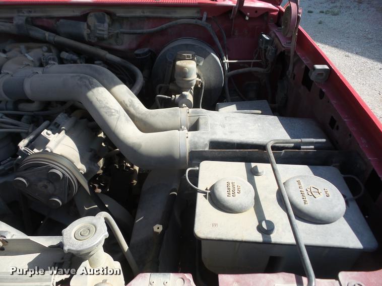 image for item DA6312 1997 Ford F350 Crew Cab flatbed pickup truck