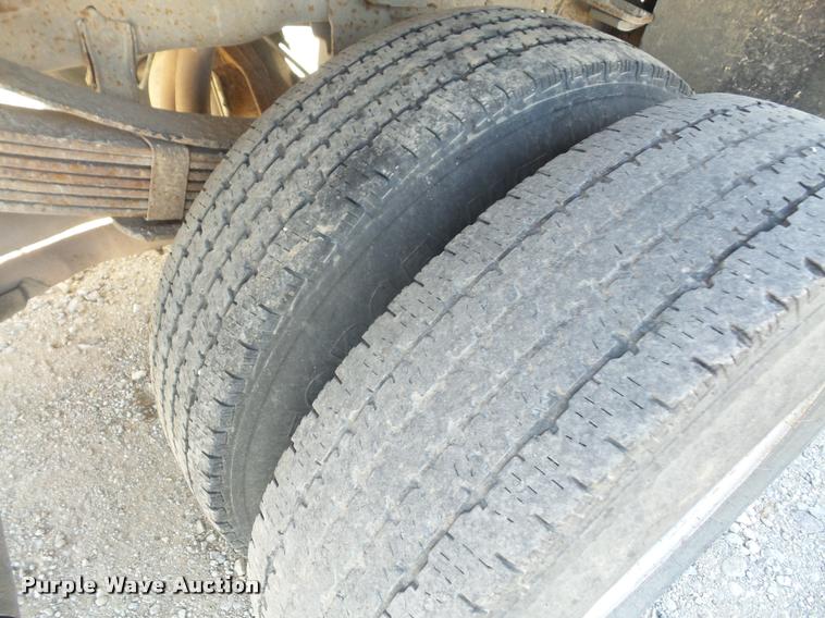 image for item DA6312 1997 Ford F350 Crew Cab flatbed pickup truck