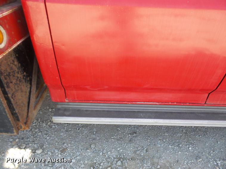 image for item DA6312 1997 Ford F350 Crew Cab flatbed pickup truck