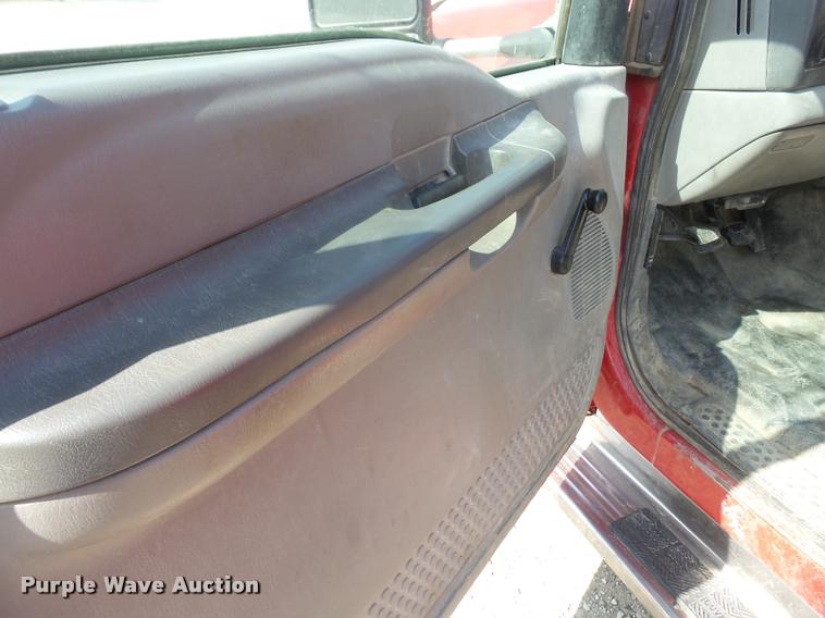 image for item DA6313 1999 Ford F350 Super Duty Crew Cab flatbed pickup truck