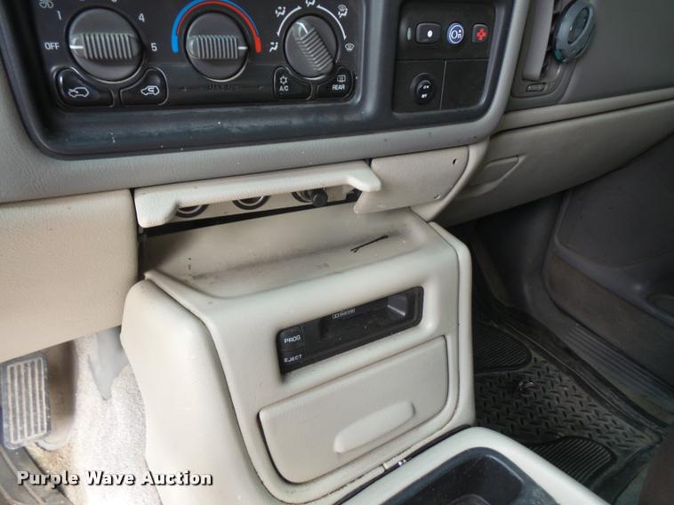 image for item DA6329 2001 Chevrolet Suburban K1500 SUV