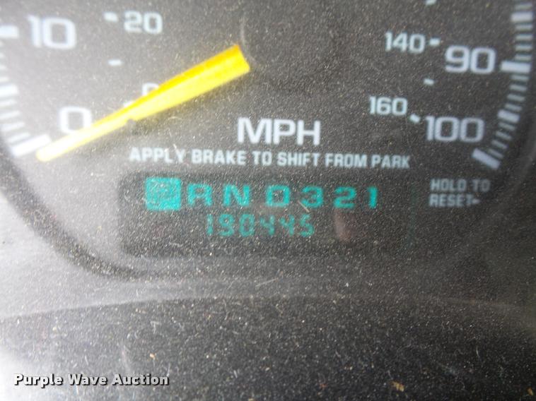 image for item DA6329 2001 Chevrolet Suburban K1500 SUV