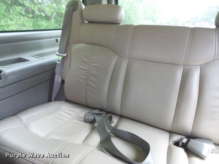 image for item DA6329 2001 Chevrolet Suburban K1500 SUV
