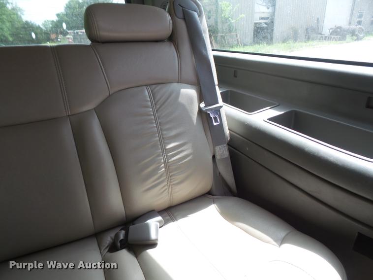 image for item DA6329 2001 Chevrolet Suburban K1500 SUV
