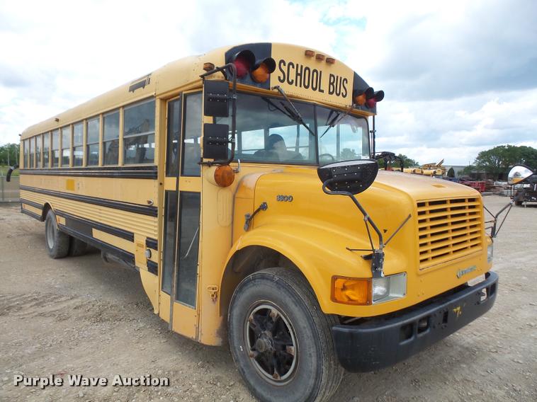 image for item DA6366 1993 International 3800 school bus
