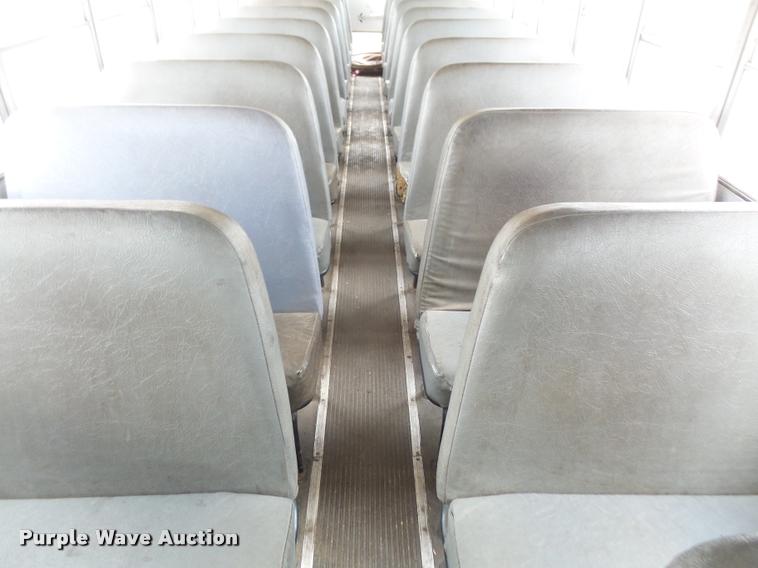 image for item DA6366 1993 International 3800 school bus